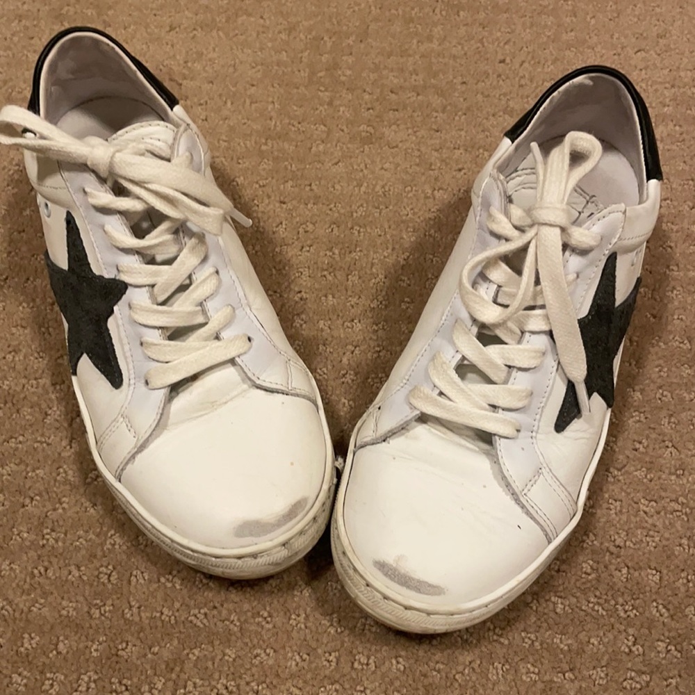 L’idea by Lori distressed sneakers